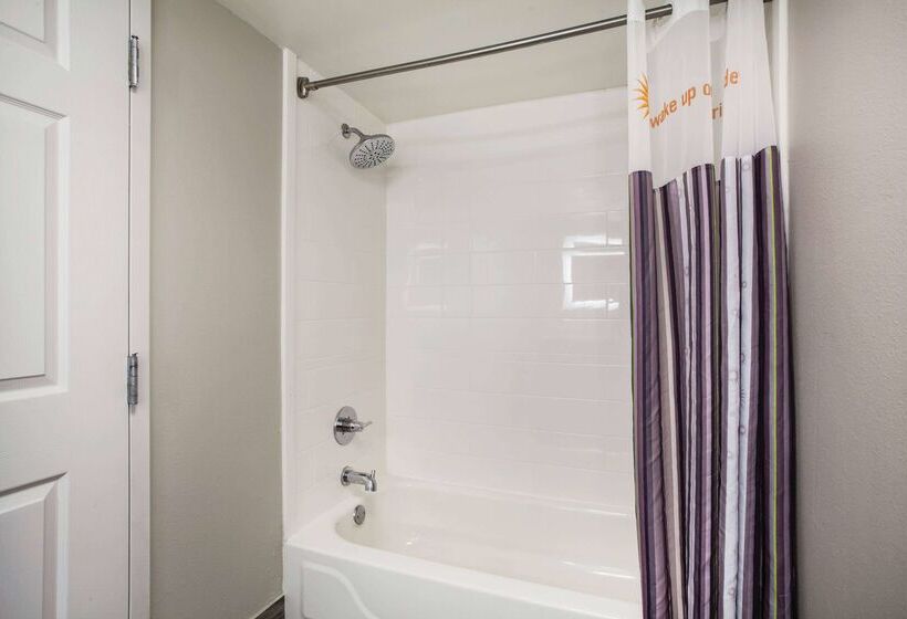 בית מלון כפרי La Quinta By Wyndham Clearwater South