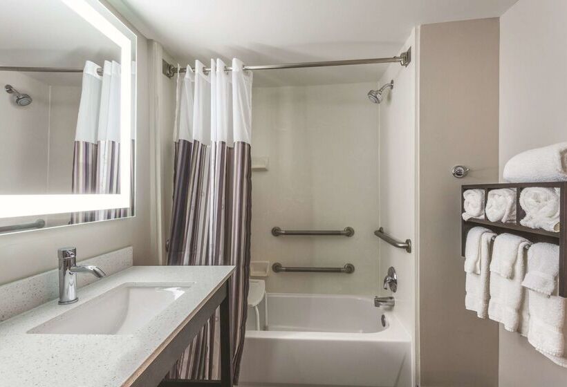 فندق La Quinta By Wyndham Columbus North