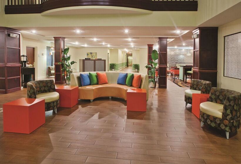 فندق La Quinta By Wyndham Florence