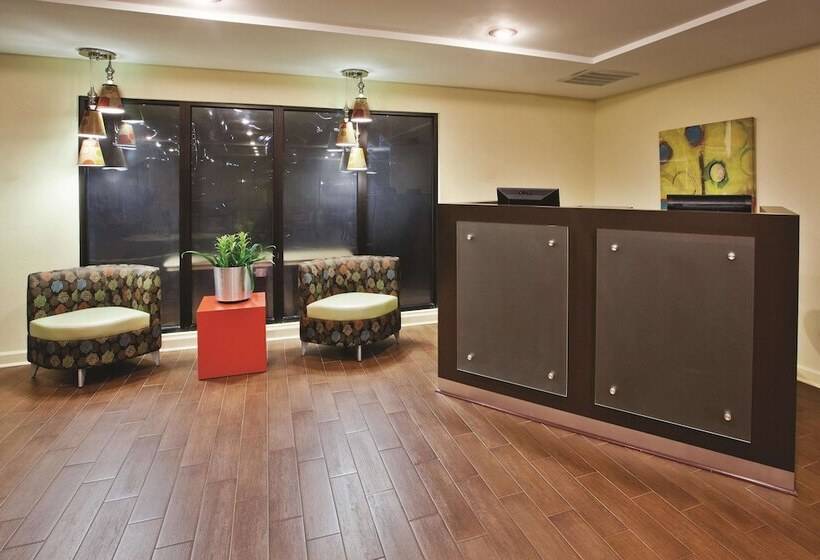 فندق La Quinta By Wyndham Florence