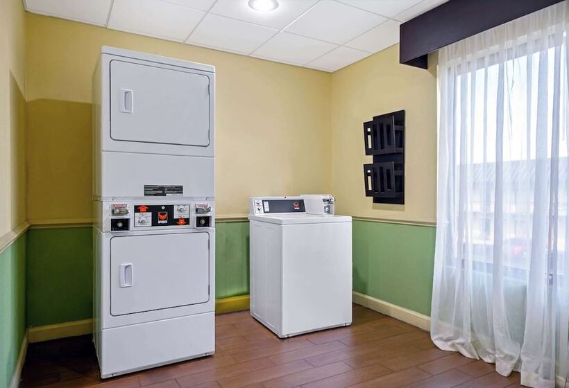 فندق La Quinta By Wyndham Florence