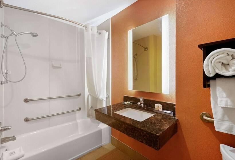 فندق La Quinta By Wyndham Florence