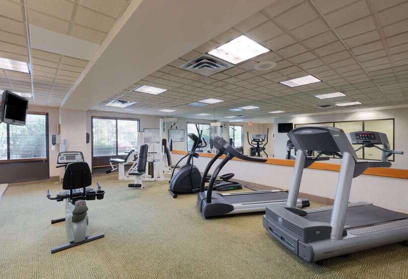 فندق La Quinta By Wyndham Garden City