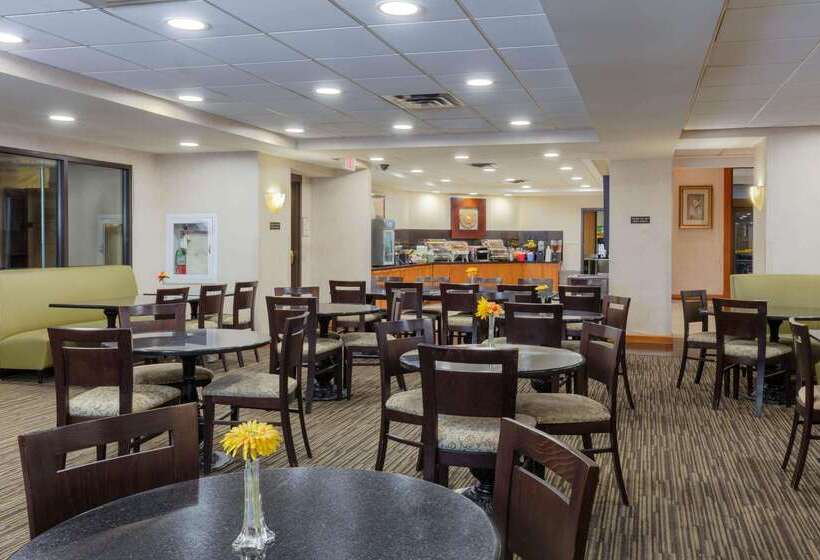 فندق La Quinta By Wyndham Garden City