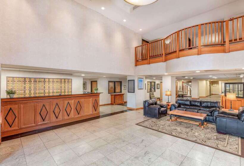 فندق La Quinta By Wyndham Garden City