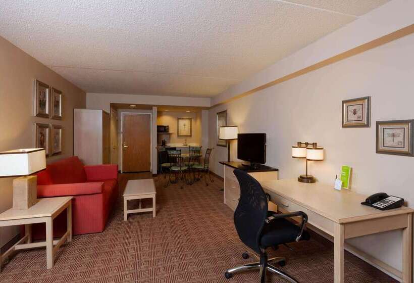 فندق La Quinta By Wyndham Garden City