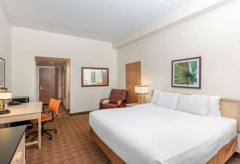 فندق La Quinta By Wyndham Garden City