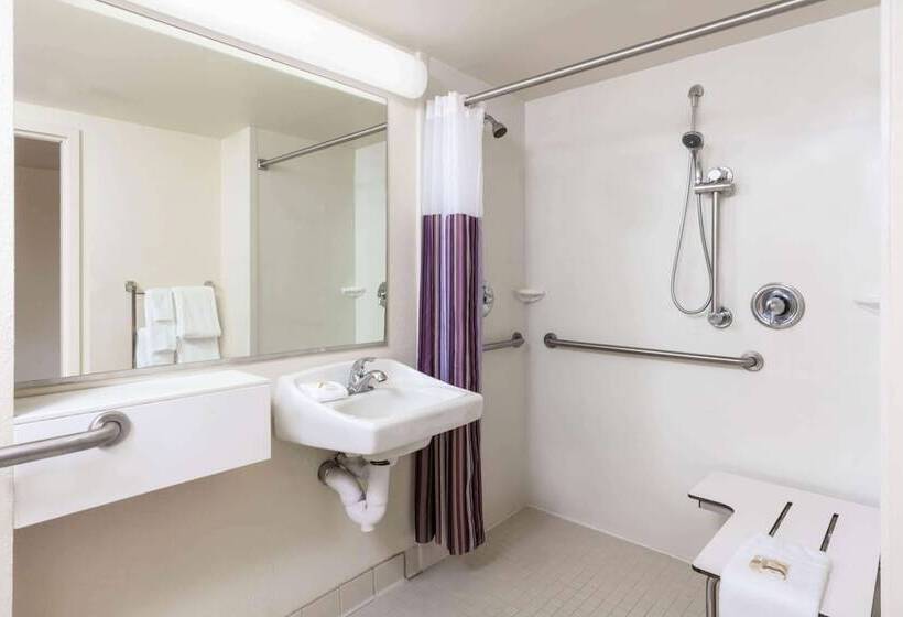 فندق La Quinta By Wyndham Garden City