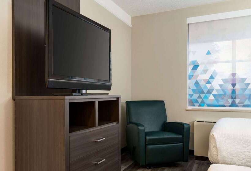 هتل La Quinta By Wyndham Madison American Center