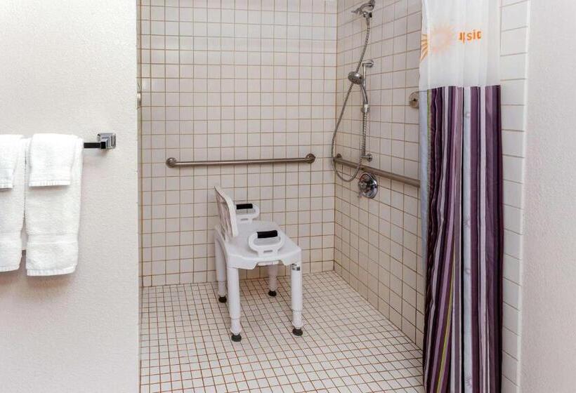 فندق La Quinta By Wyndham Milwaukee Bayshore Area