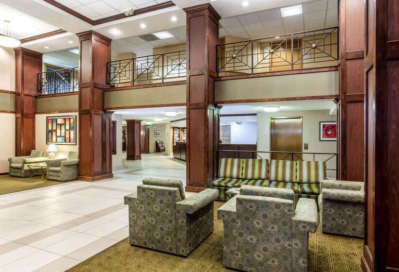 هتل La Quinta By Wyndham Milwaukee Bayshore Area