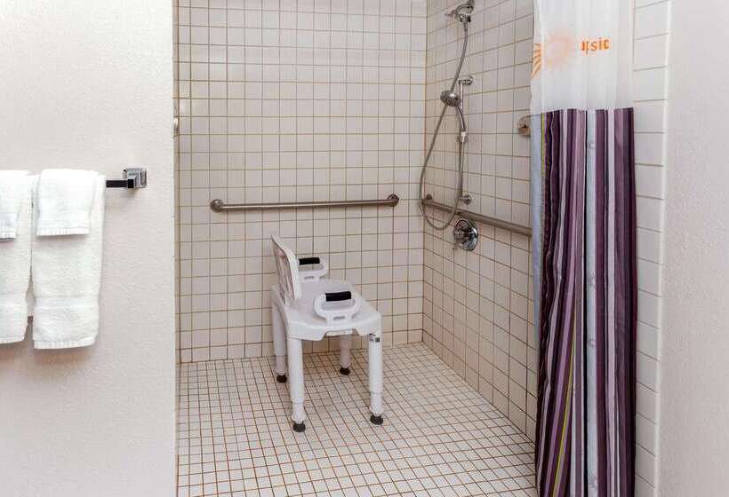 فندق La Quinta By Wyndham Milwaukee Bayshore Area