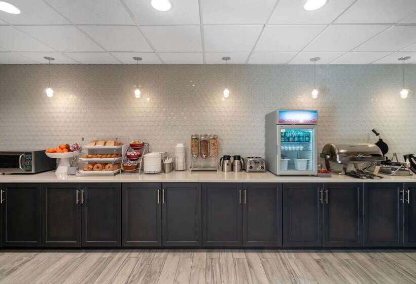 هتل La Quinta By Wyndham Raleigh Downtown North