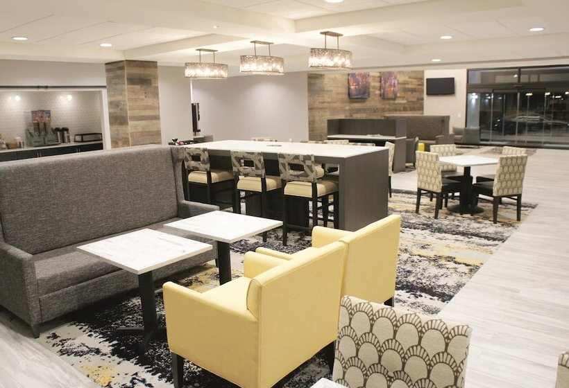 هتل La Quinta By Wyndham Raleigh Downtown North