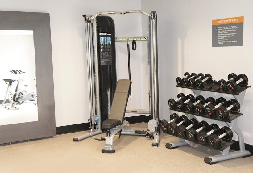 هتل La Quinta By Wyndham Raleigh Downtown North