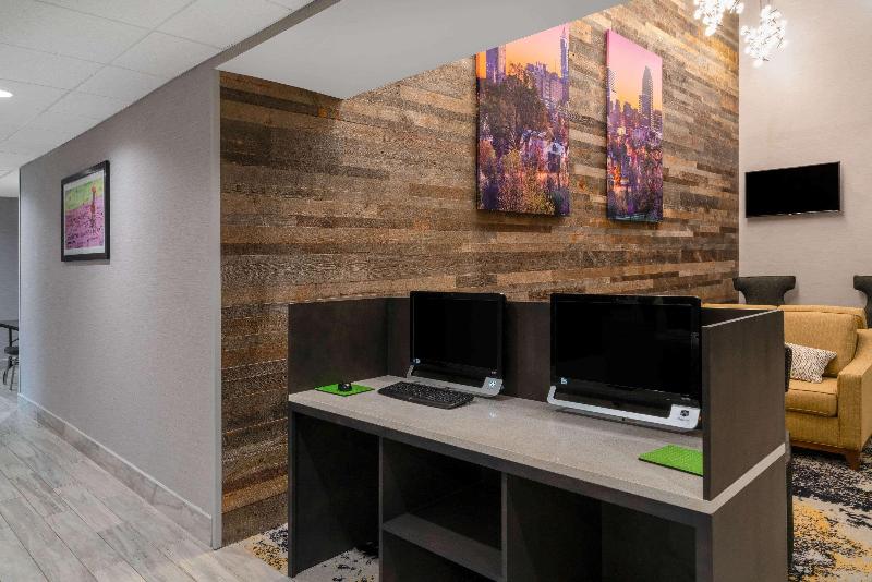 هتل La Quinta By Wyndham Raleigh Downtown North