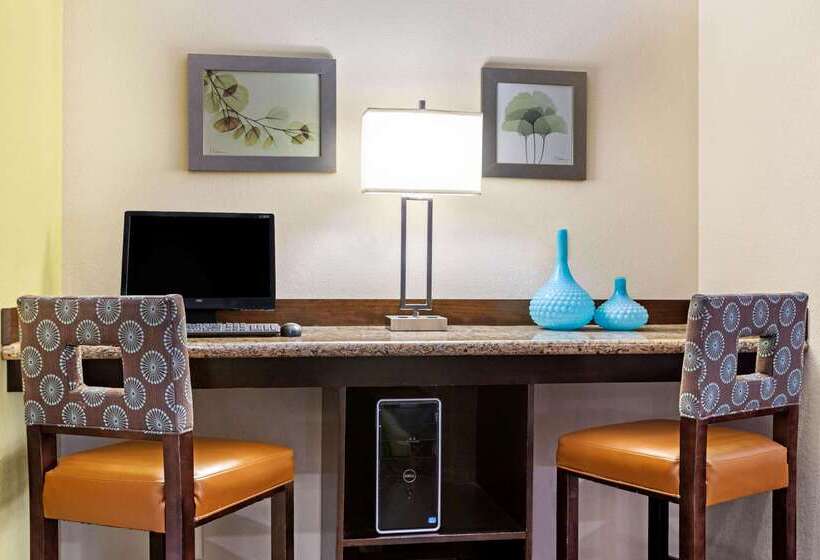 فندق La Quinta Inn & Suites By Wyndham Tampa North I75