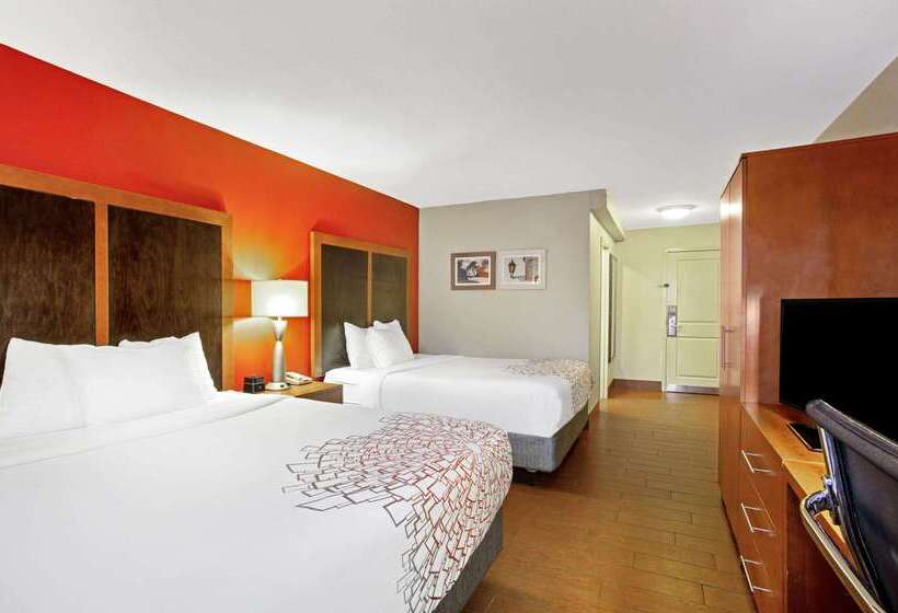 호텔 La Quinta By Wyndham Williamsburg Historic Area