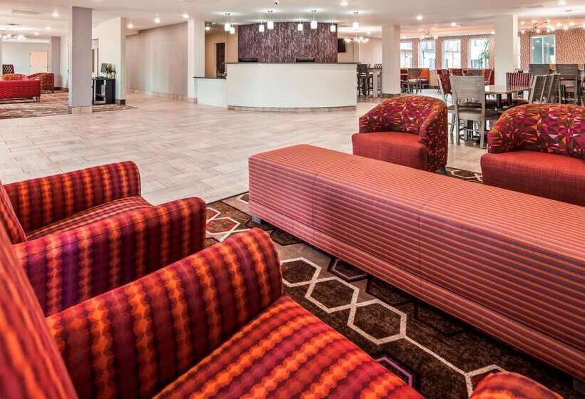 酒店 Orangewood Inn & Suites Kansas City Airport