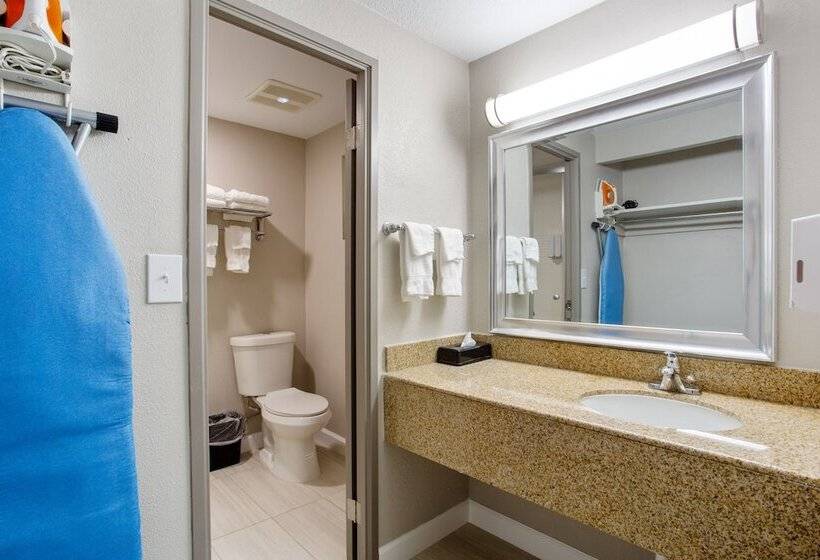 酒店 Orangewood Inn & Suites Kansas City Airport