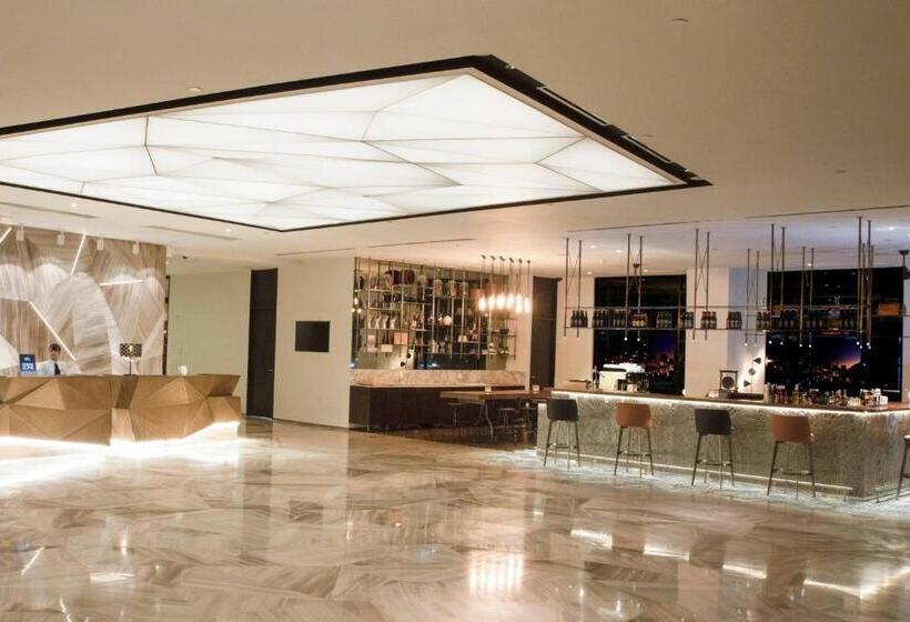 Renaissance Riverside Hotel Saigon