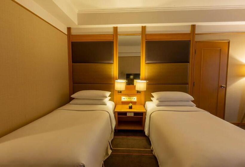 Renaissance Riverside Hotel Saigon