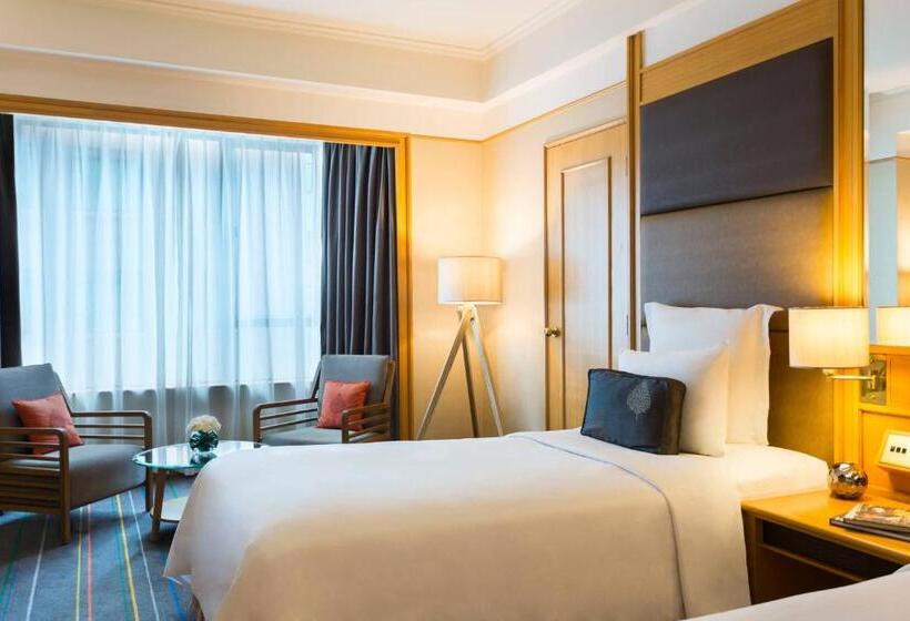 Renaissance Riverside Hotel Saigon