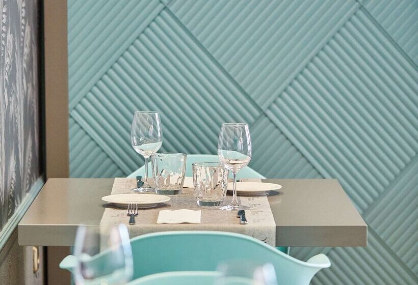 Отель Silken Reino De Aragon