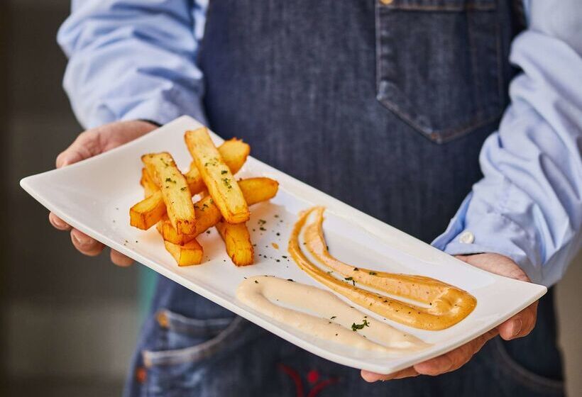 Отель Silken Reino De Aragon