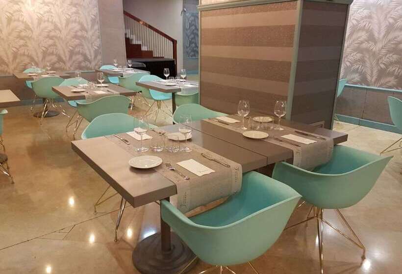 Отель Silken Reino De Aragon