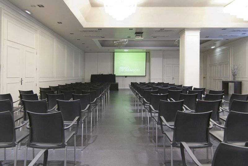 Отель Silken Reino De Aragon