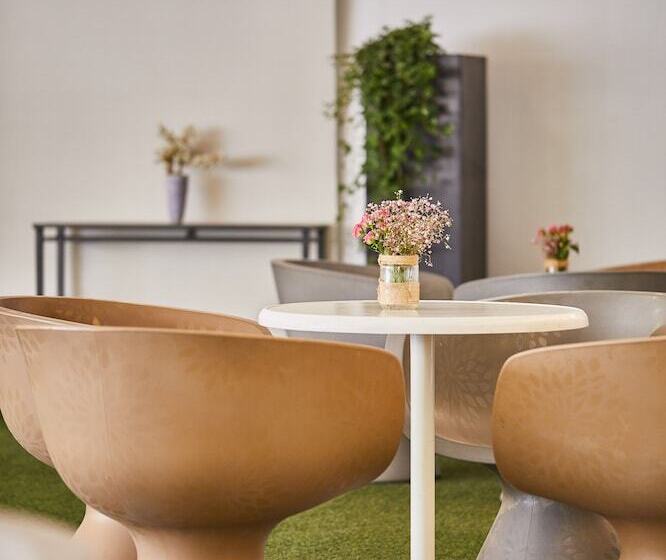 هتل Silken Reino De Aragon