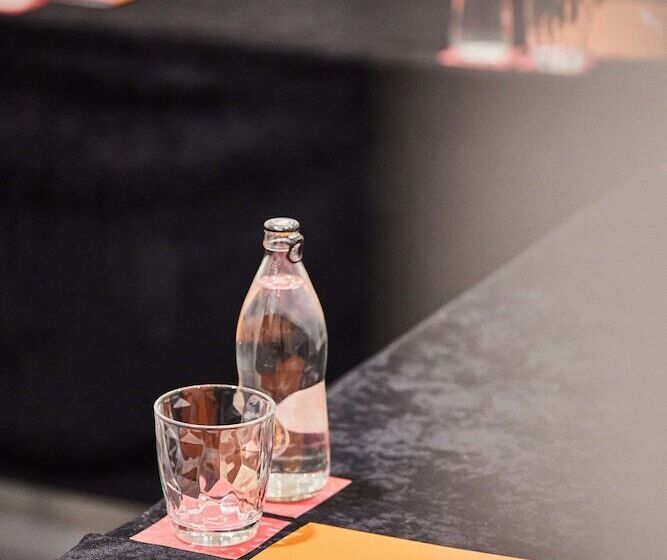 Отель Silken Reino De Aragon