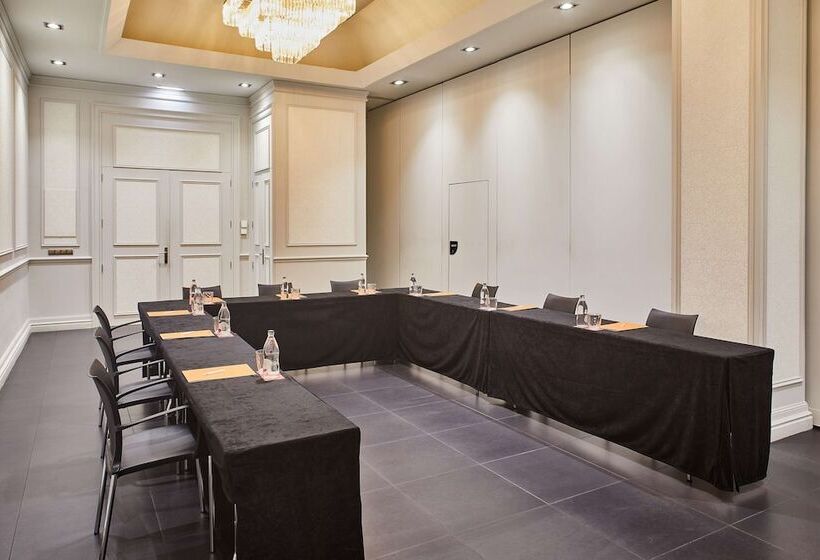 Отель Silken Reino De Aragon