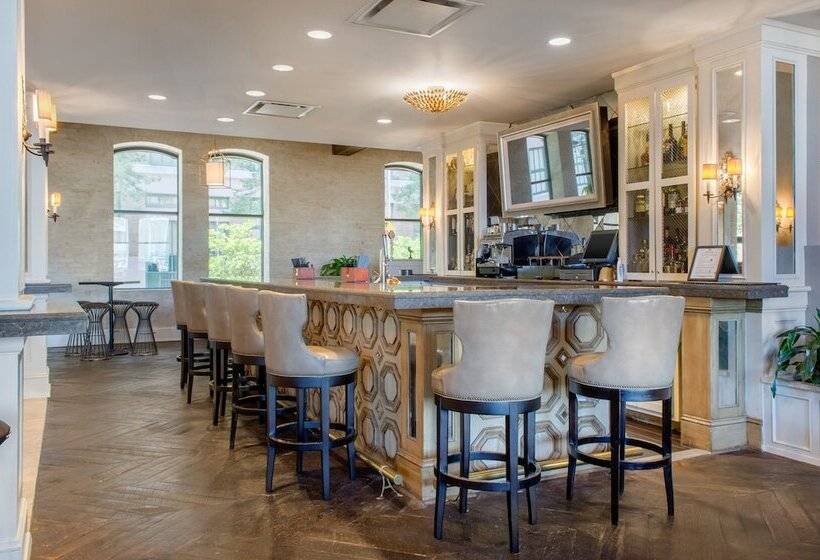 هتل Omni Riverfront New Orleans
