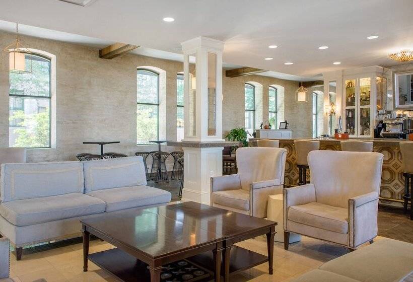 هتل Omni Riverfront New Orleans