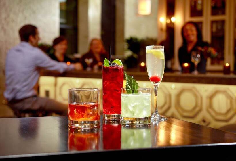 هتل Omni Riverfront New Orleans