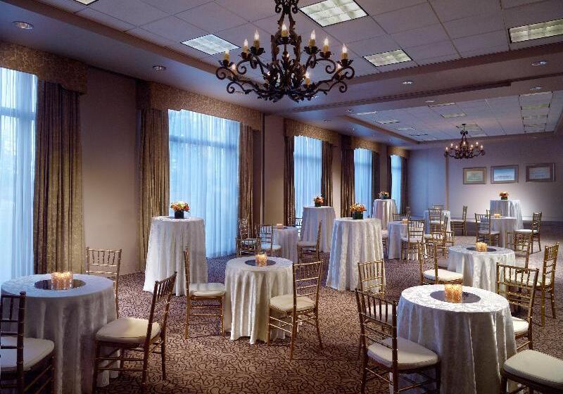 هتل Omni Riverfront New Orleans