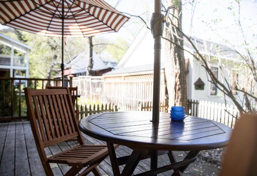 فندق The Woodstocker B&b