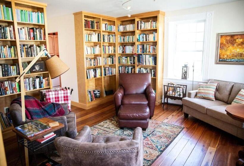 فندق The Woodstocker B&b