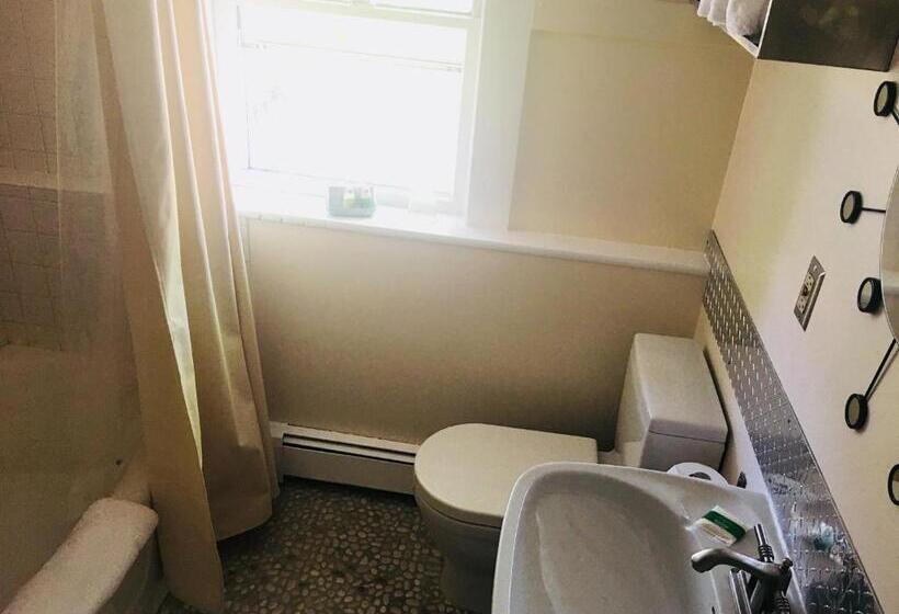 فندق The Woodstocker B&b