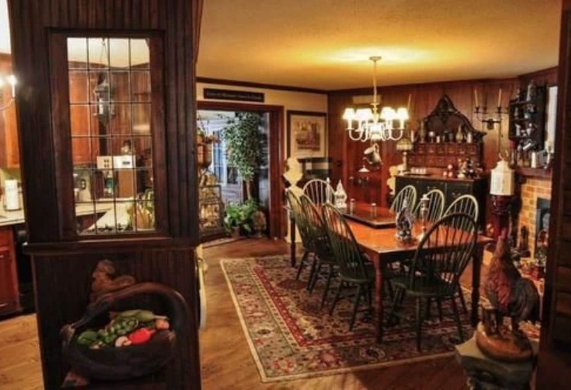 هتل Williamsburg Sampler B & B