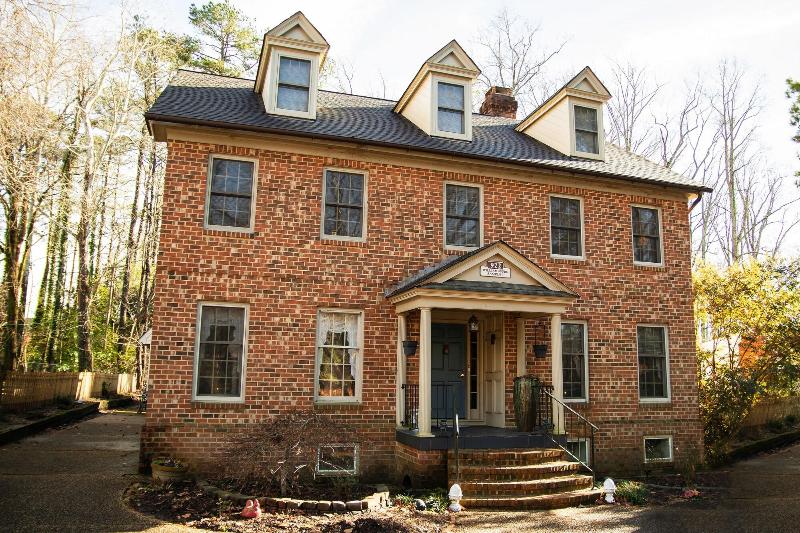 ホテル Williamsburg Sampler B & B