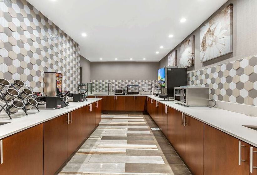 Windmill Suites Surprise, Ascend Hotel Collection