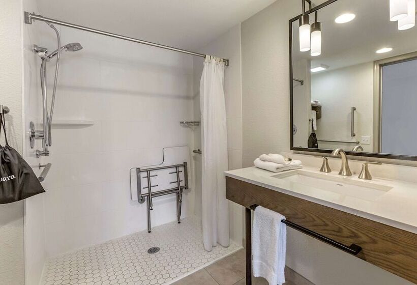 Windmill Suites Surprise, Ascend Hotel Collection