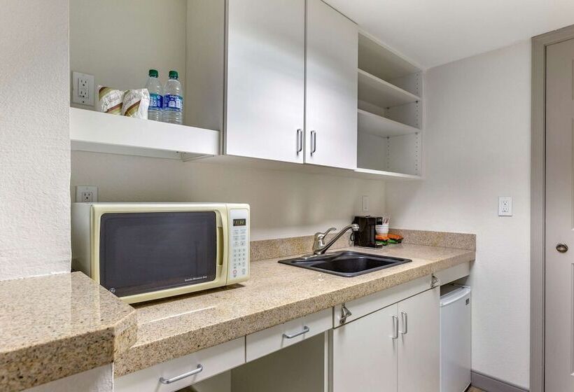 Windmill Suites Surprise, Ascend Hotel Collection