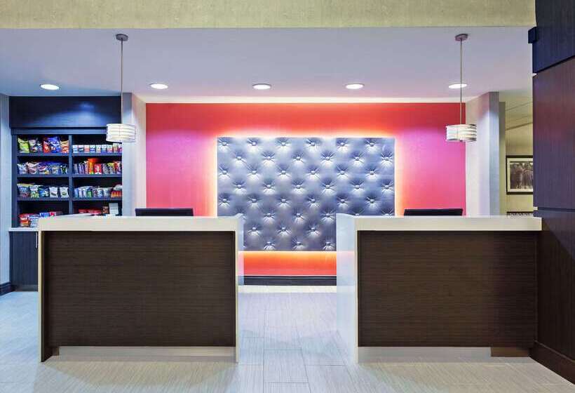 ホテル Comfort Inn & Suites Irving Las Colinas Dfw