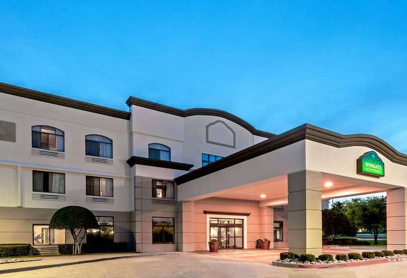 هتل Comfort Inn & Suites Irving Las Colinas Dfw