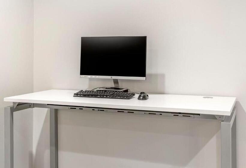 هتل Comfort Inn & Suites Irving Las Colinas Dfw