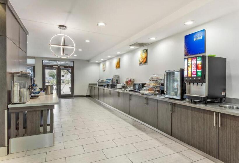 هتل Comfort Inn & Suites Irving Las Colinas Dfw